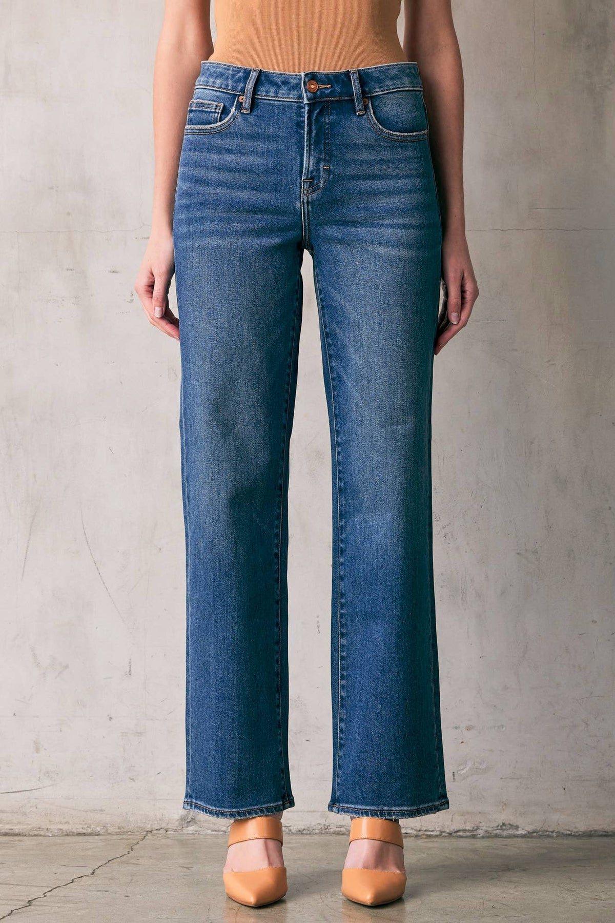 Hallie Classic Straight Leg