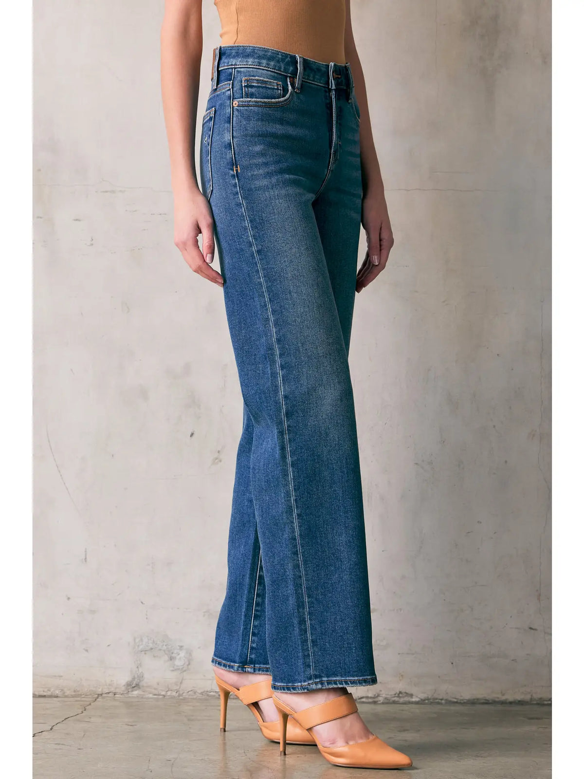 Hallie Classic Straight Leg