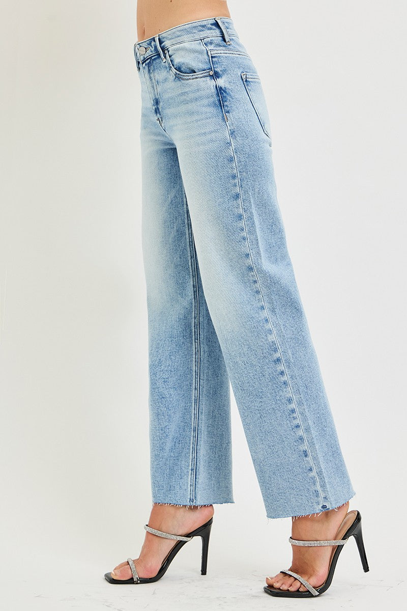 Risen Straight Clean Cut Hem Jeans