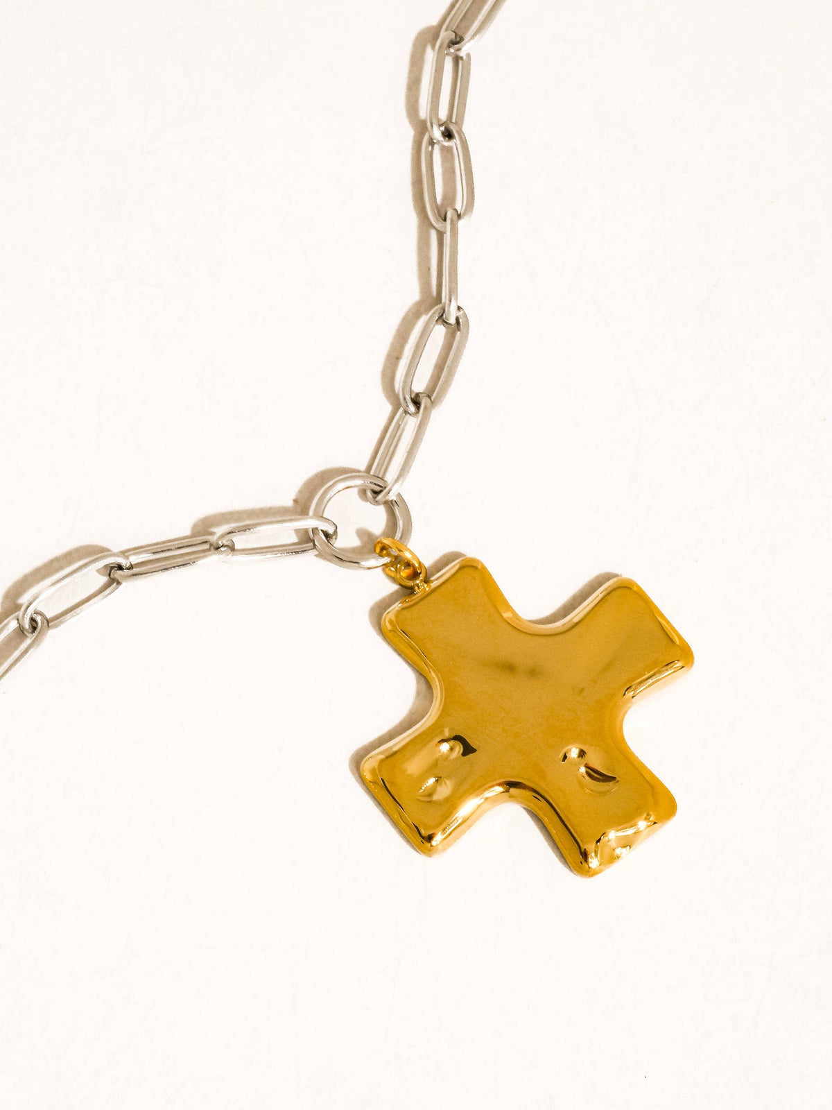 Zeni 18K Gold Non-Tarnish Cross Pendant Chain Necklace